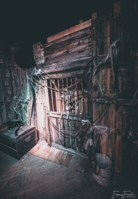 La Maison du Frisson decorations