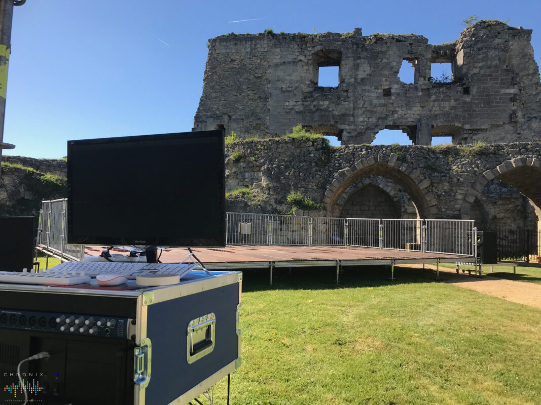 Notre Patrie, c’est l’Art — video projection
